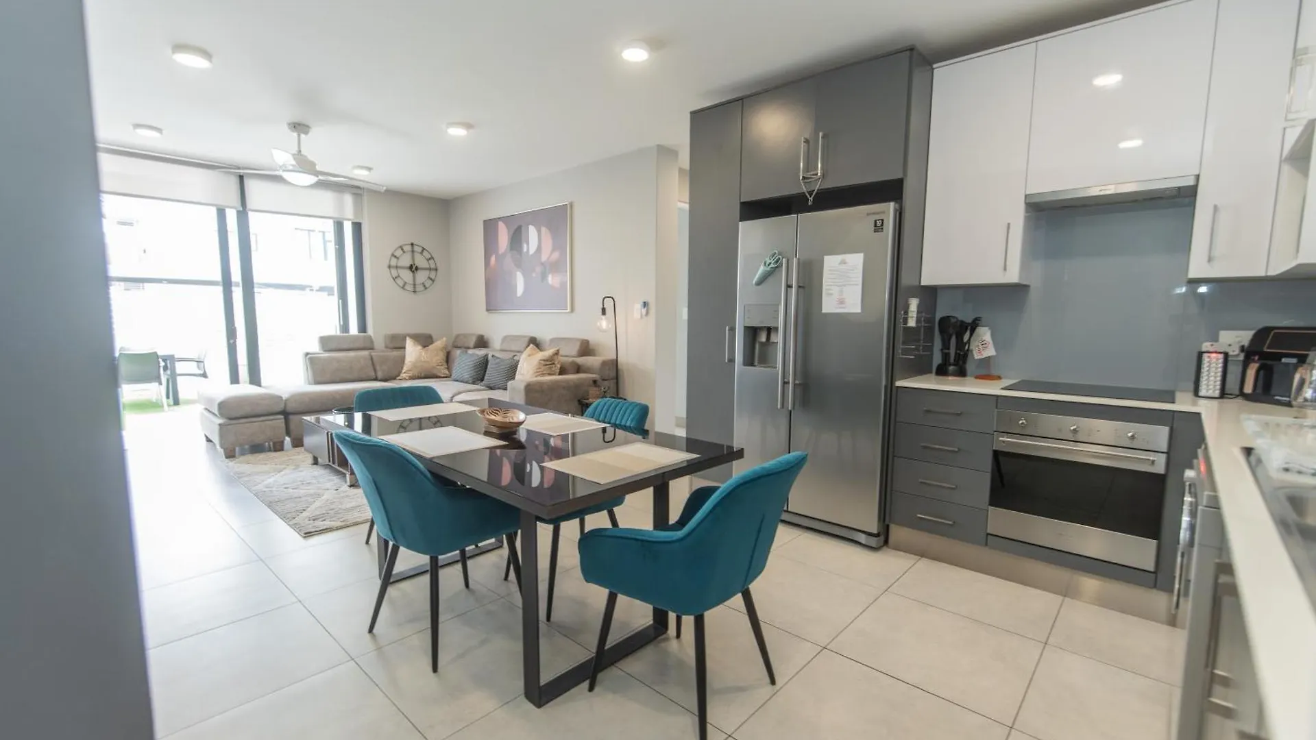 Delightful Coastal Living Apartment Port Elizabeth