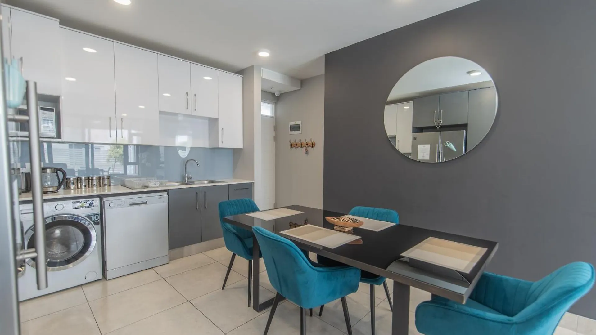 Delightful Coastal Living Apartment Port Elizabeth