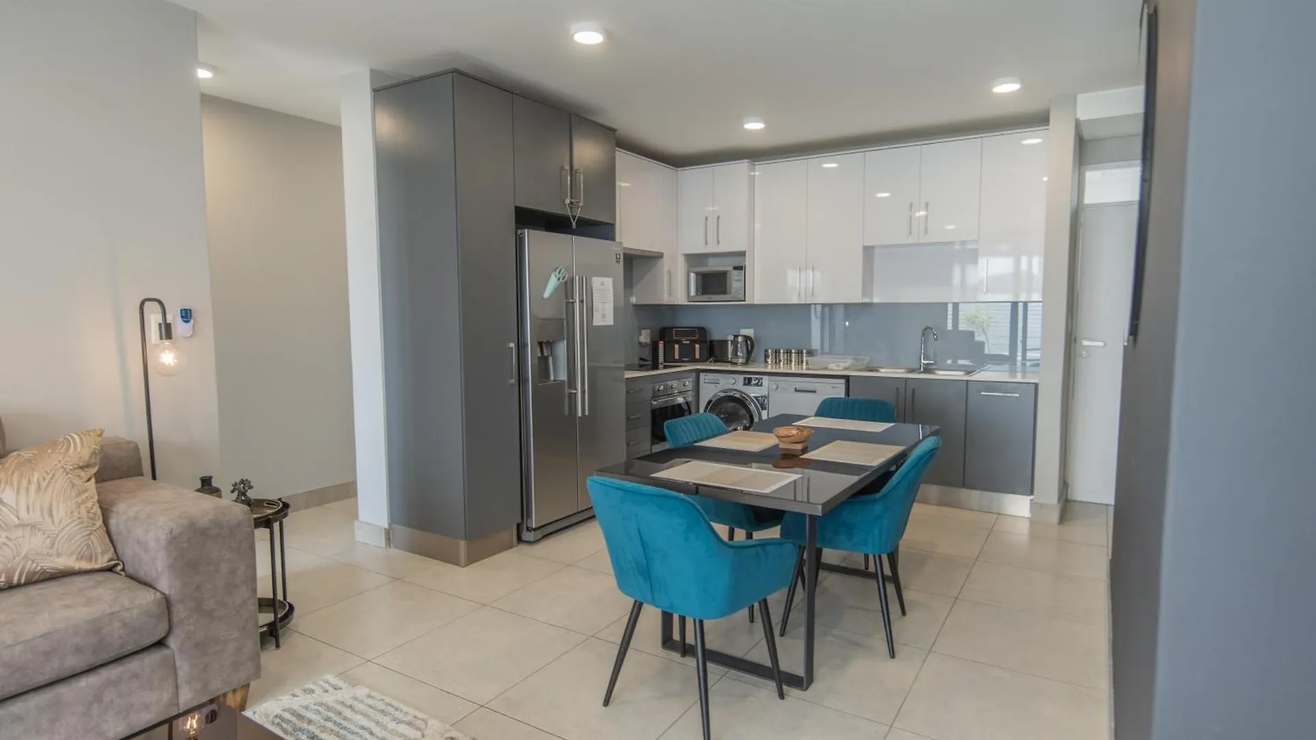 Delightful Coastal Living Apartment Port Elizabeth